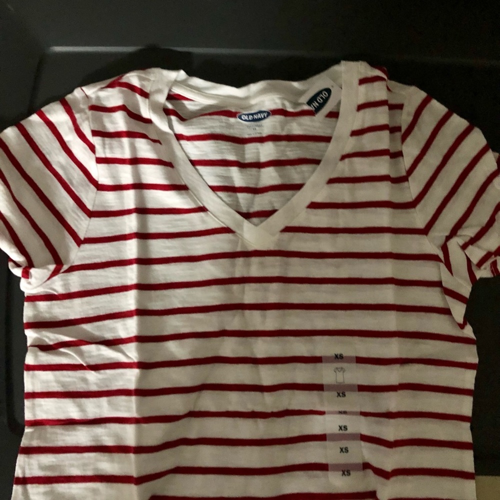 Red/white stripe v-neck xs